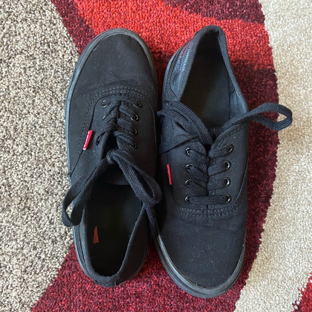 🌻3/$25🌻 Black Levis Canvas Sneakers